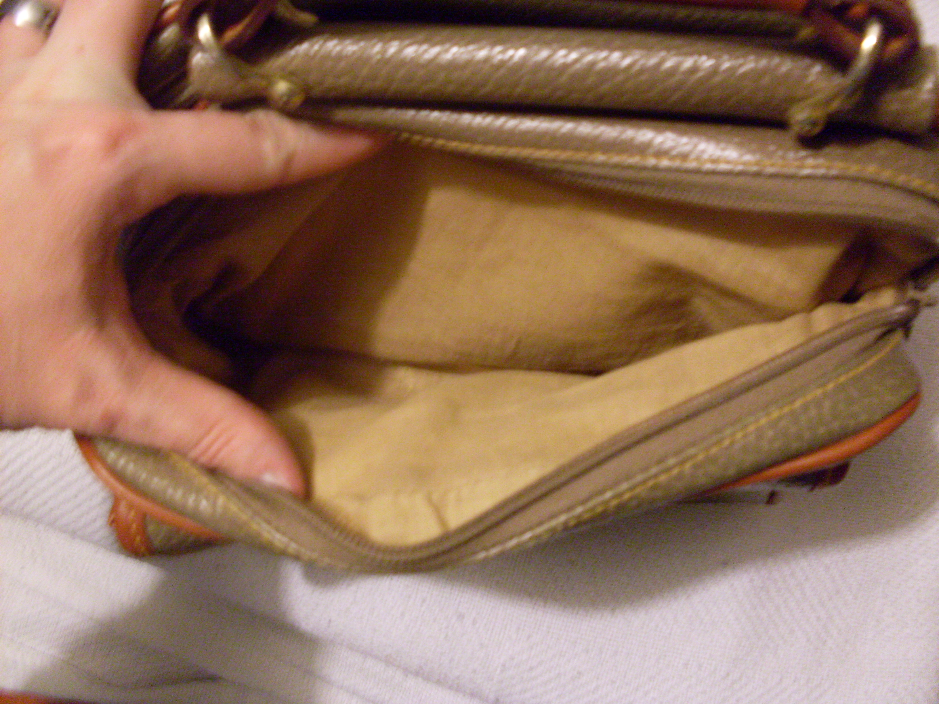 I Bought A Fake Vintage Dooney & Bourke Bag - Accidental Reseller Purchase  