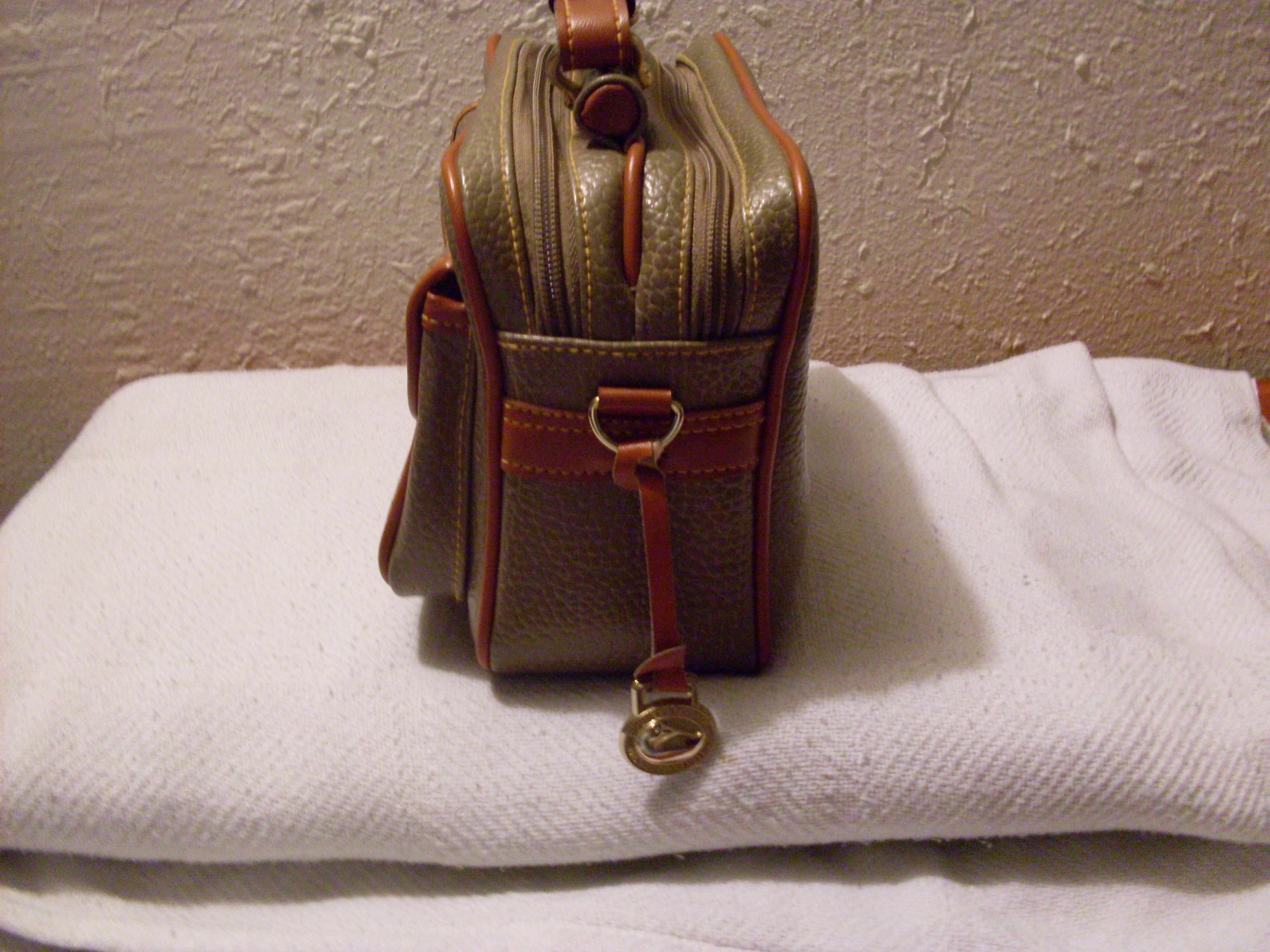 I Bought A Fake Vintage Dooney & Bourke Bag - Accidental Reseller